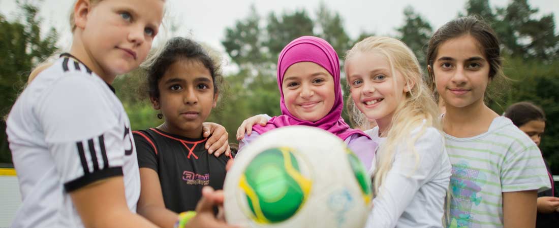 Kinder verschiedener Herkunft